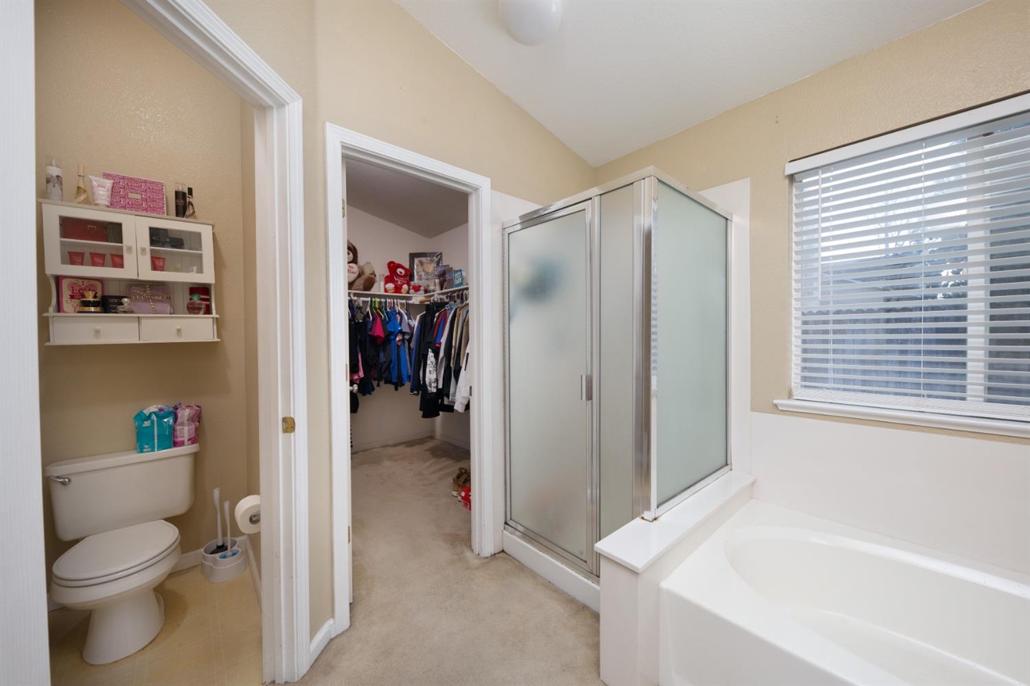 Detail Gallery Image 13 of 14 For 4070 Black Butte Cir, Stockton,  CA 95209 - 4 Beds | 2 Baths