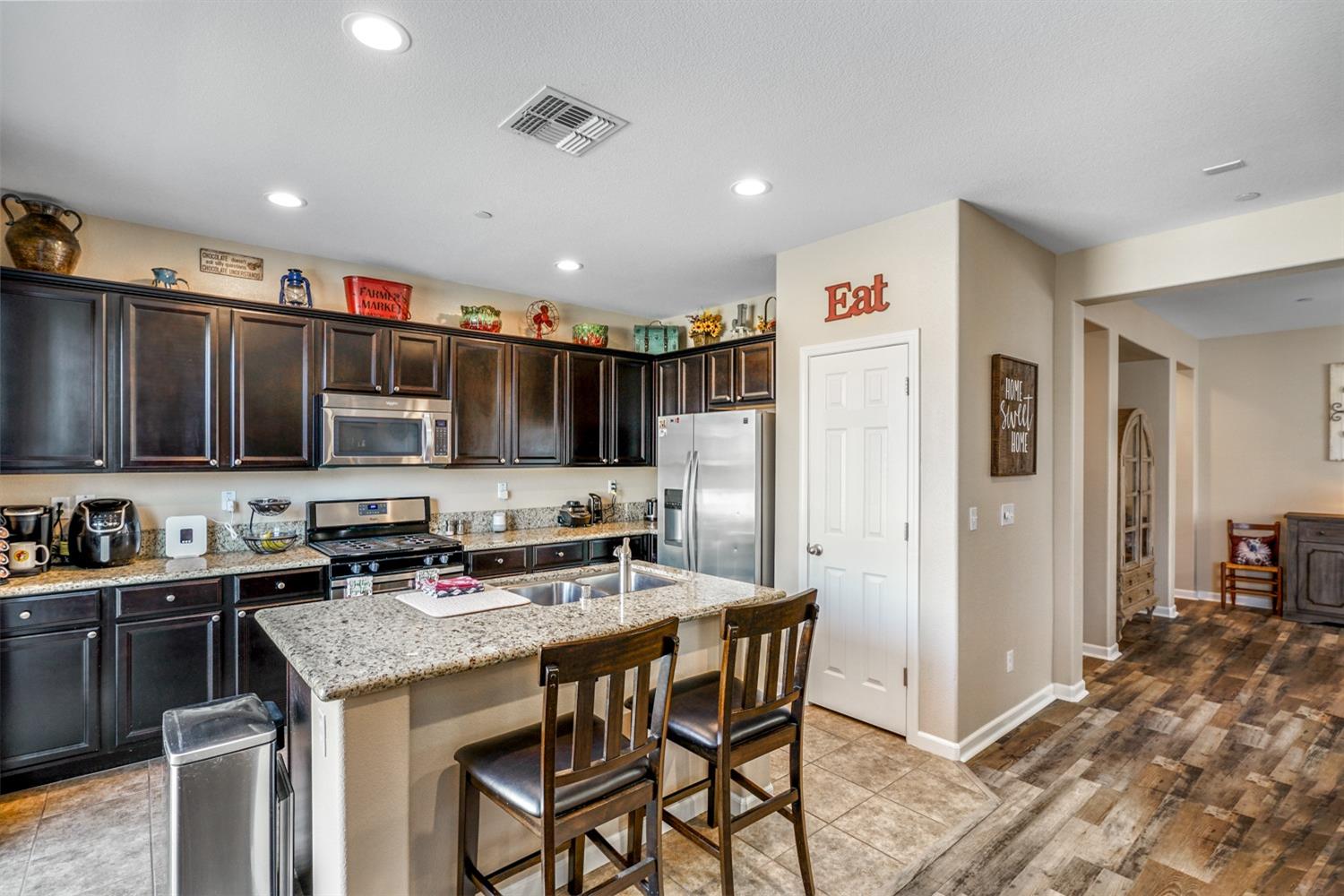 Detail Gallery Image 12 of 35 For 12285 Edyth Lake Way, Rancho Cordova,  CA 95742 - 3 Beds | 2 Baths