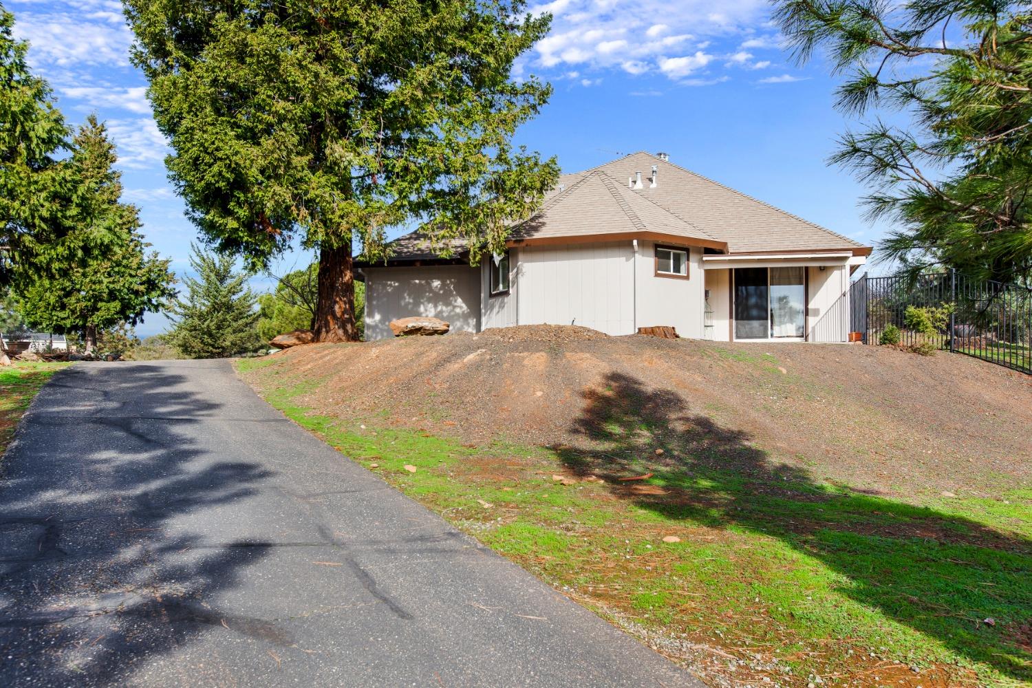 Detail Gallery Image 4 of 58 For 5176 Little Brush Ridge Rd, Placerville,  CA 95667 - 4 Beds | 2/1 Baths