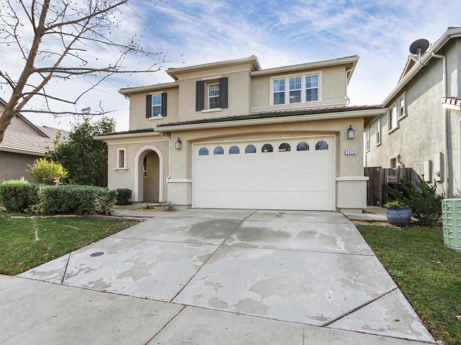 Detail Gallery Image 2 of 48 For 2525 Kinsella Way, Roseville,  CA 95747 - 3 Beds | 2/1 Baths