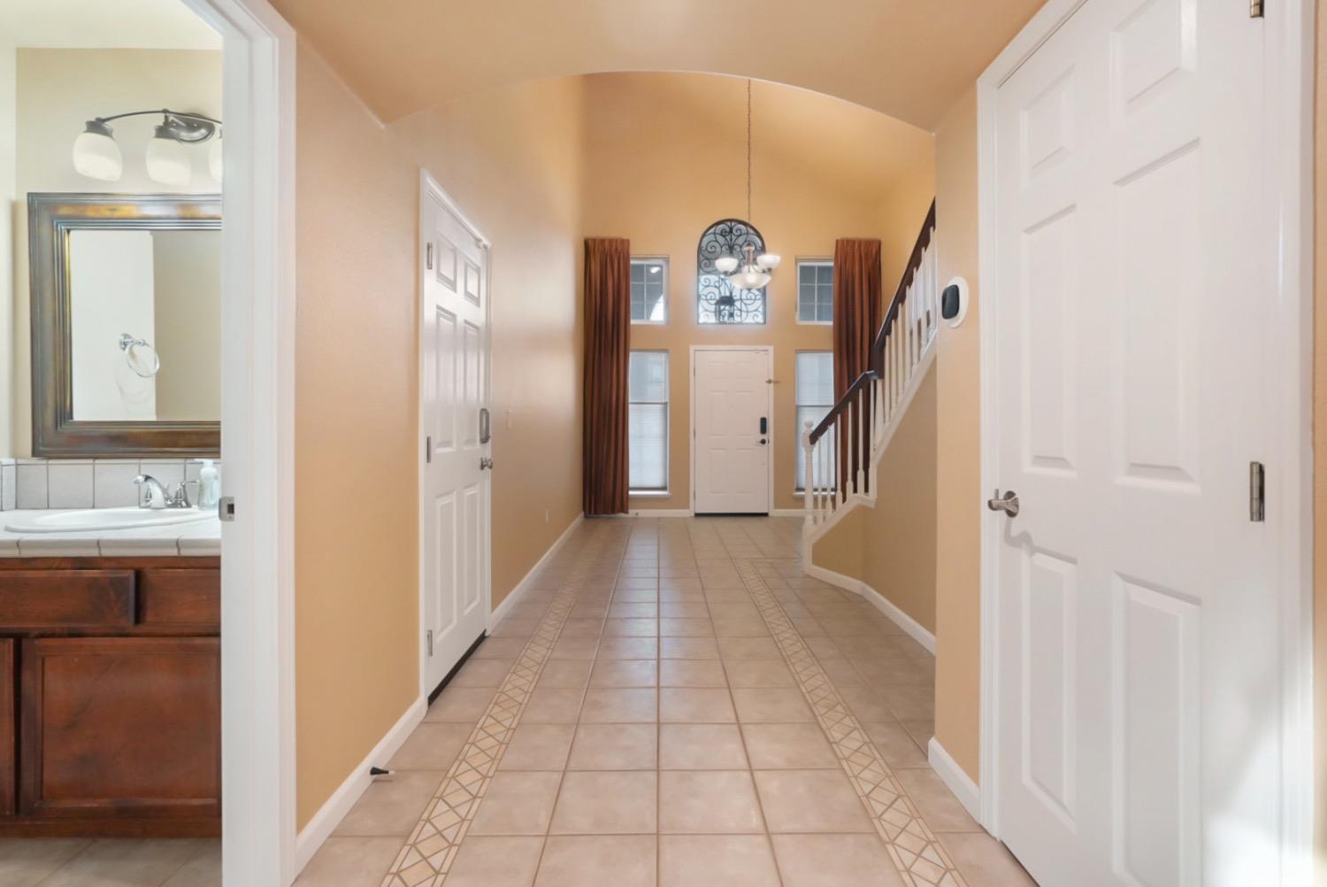 Detail Gallery Image 10 of 44 For 1524 Rose Garden Ct, Modesto,  CA 95356 - 4 Beds | 2/1 Baths