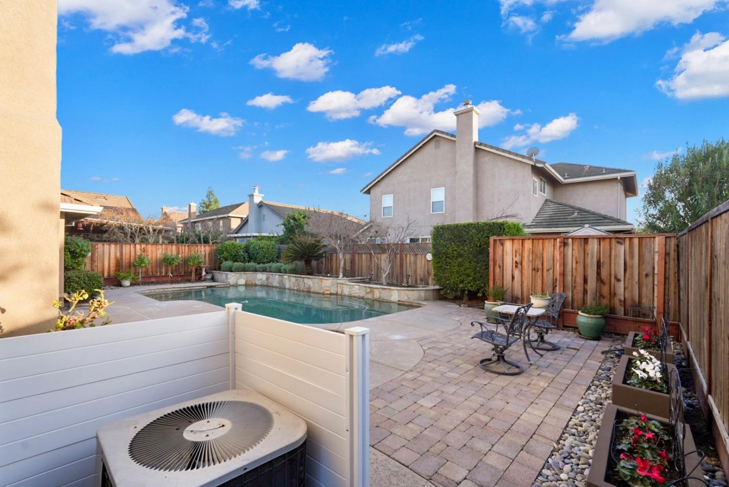 Detail Gallery Image 17 of 44 For 1524 Rose Garden Ct, Modesto,  CA 95356 - 4 Beds | 2/1 Baths