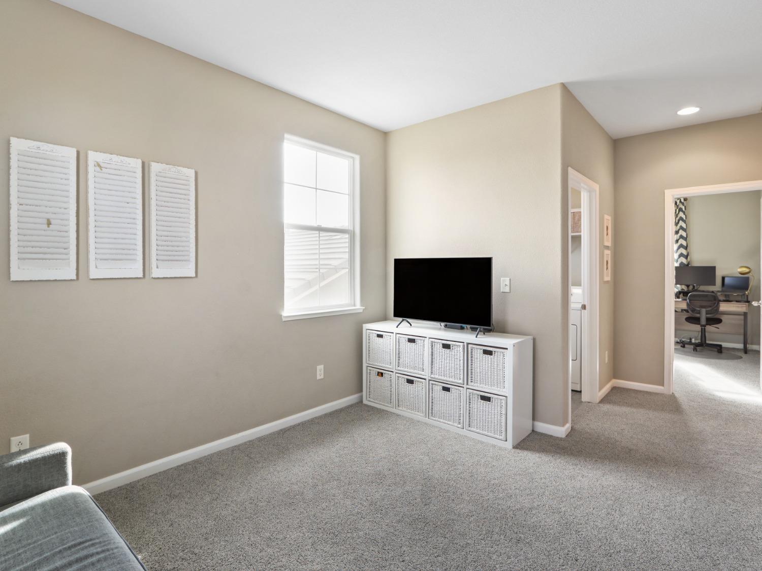 Detail Gallery Image 22 of 48 For 2525 Kinsella Way, Roseville,  CA 95747 - 3 Beds | 2/1 Baths