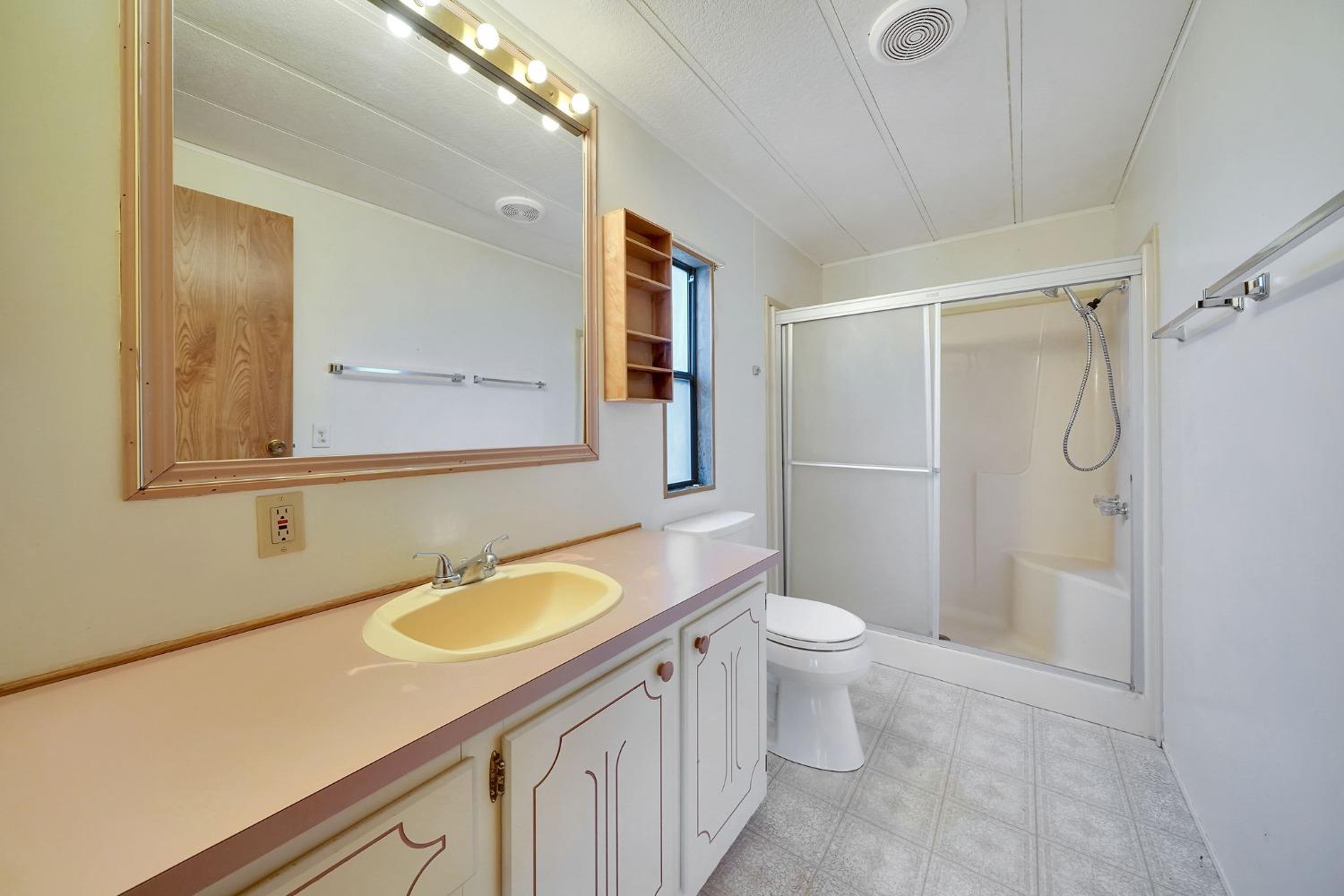 Detail Gallery Image 23 of 38 For 13930 Fiddletown Rd, Fiddletown,  CA 95629 - 3 Beds | 2/1 Baths