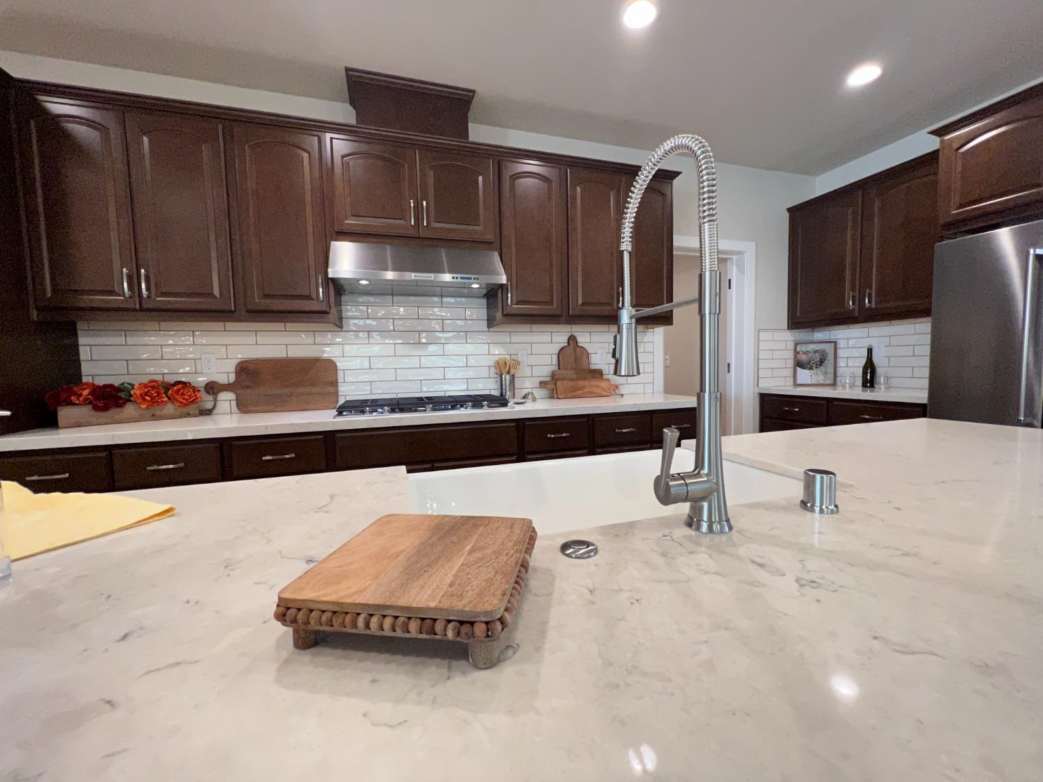 Detail Gallery Image 5 of 18 For 1310 Veteran St, Manteca,  CA 95337 - 4 Beds | 2/1 Baths
