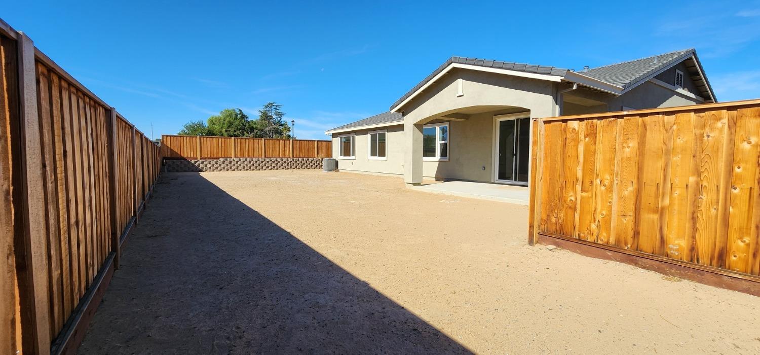 Detail Gallery Image 9 of 10 For 267 Eagle Nest Dr, Oakley,  CA 94561 - 4 Beds | 2/1 Baths