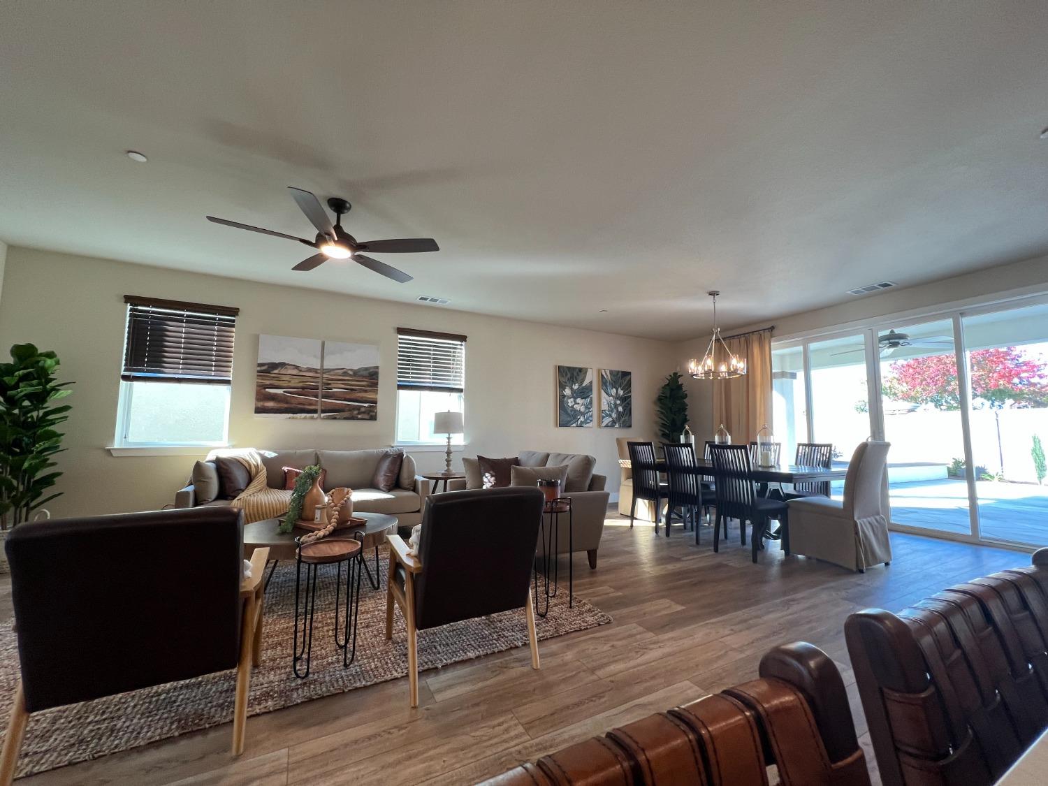 Detail Gallery Image 7 of 18 For 1310 Veteran St, Manteca,  CA 95337 - 4 Beds | 2/1 Baths