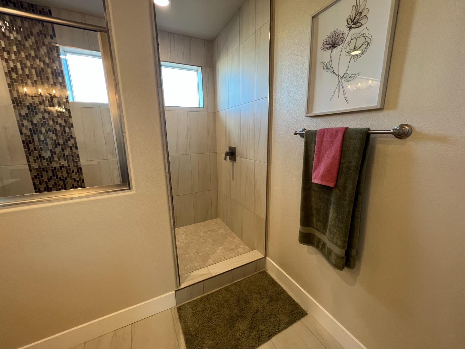 Detail Gallery Image 9 of 18 For 1310 Veteran St, Manteca,  CA 95337 - 4 Beds | 2/1 Baths