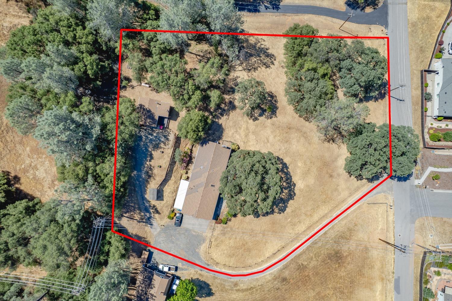 Detail Gallery Image 3 of 67 For 21495 Armstrong Rd, Grass Valley,  CA 95949 - 3 Beds | 2 Baths