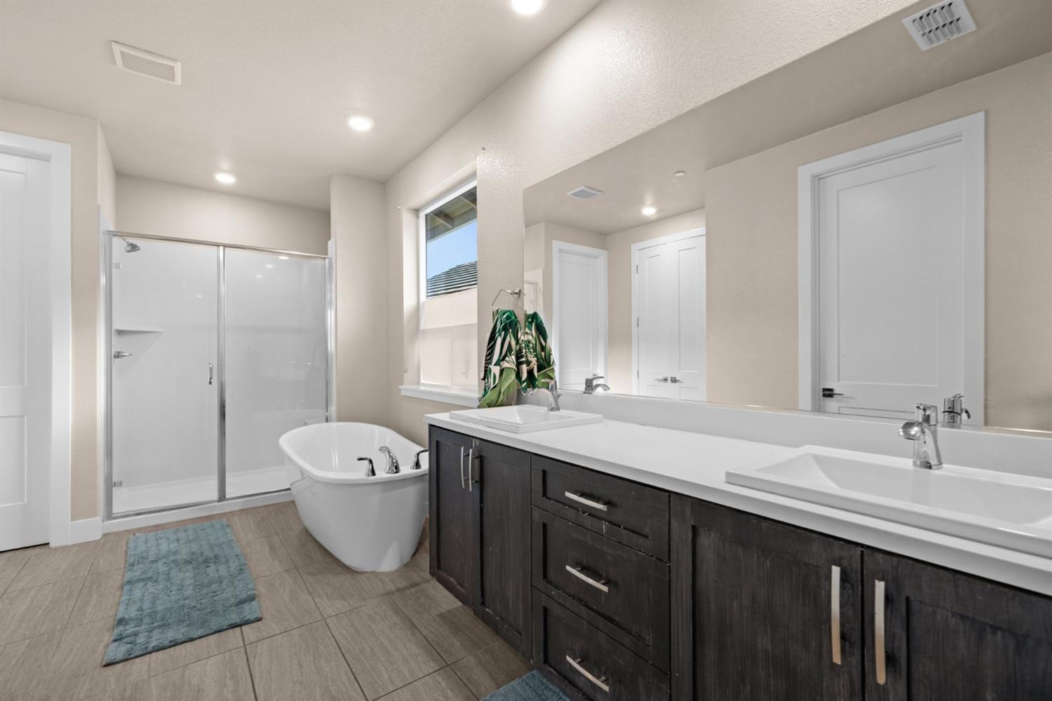 Detail Gallery Image 26 of 33 For 11913 Montron, Rancho Cordova,  CA 95742 - 5 Beds | 3/1 Baths