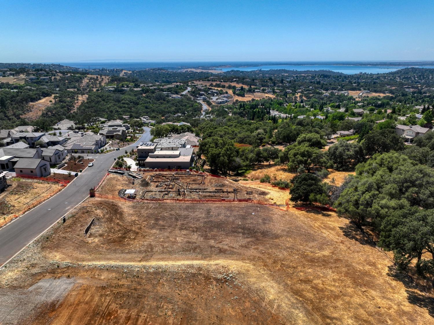 Detail Gallery Image 6 of 17 For 6325 Western Sierra Way, El Dorado Hills,  CA 95762 - 5 Beds | 5/1 Baths