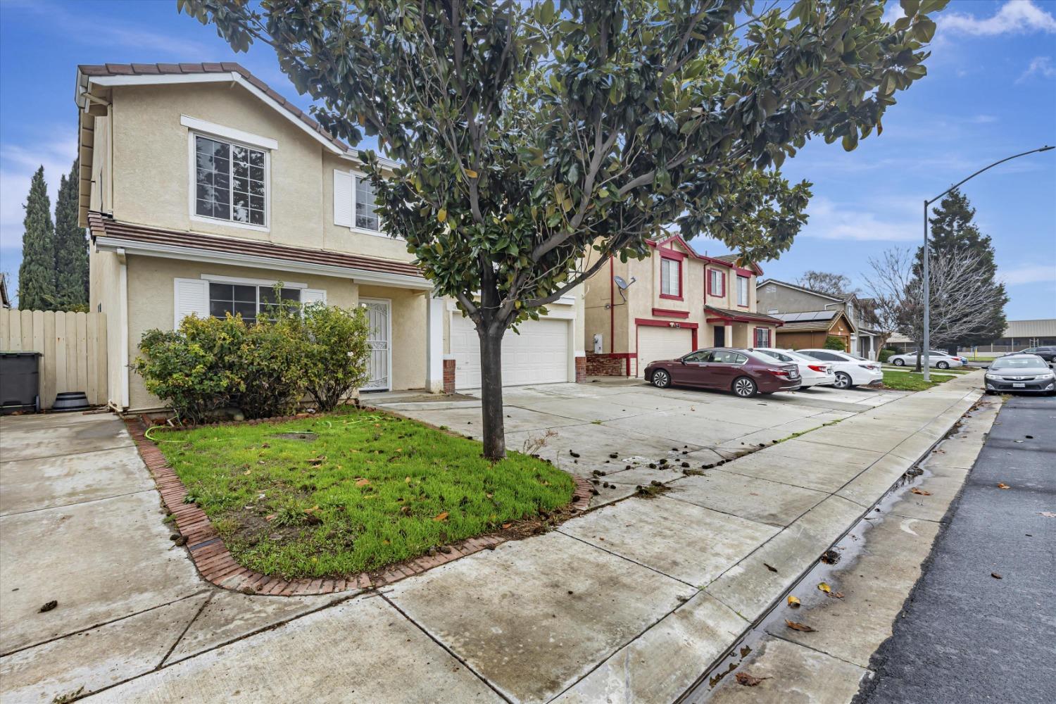 Detail Gallery Image 2 of 38 For 1027 Boardwalk Dr, Stockton,  CA 95206 - 4 Beds | 2/1 Baths