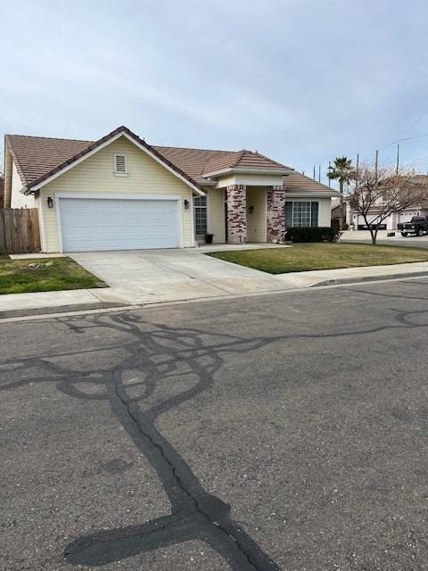 Detail Gallery Image 2 of 35 For 831 Los Felis, Los Banos,  CA 93635 - 3 Beds | 2 Baths