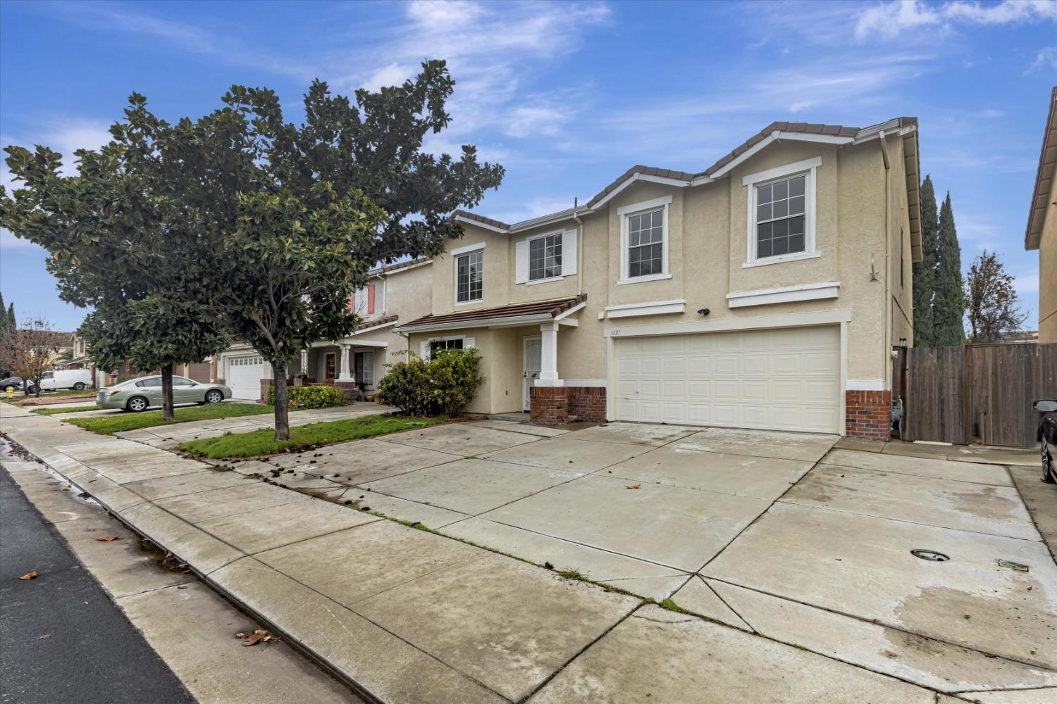Detail Gallery Image 3 of 38 For 1027 Boardwalk Dr, Stockton,  CA 95206 - 4 Beds | 2/1 Baths