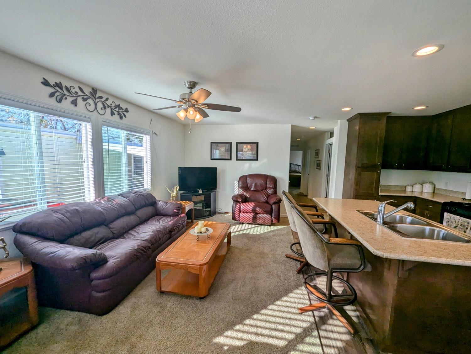 Detail Gallery Image 9 of 21 For 66 Pineacre Ln, Rancho Cordova,  CA 95670 - 2 Beds | 2 Baths