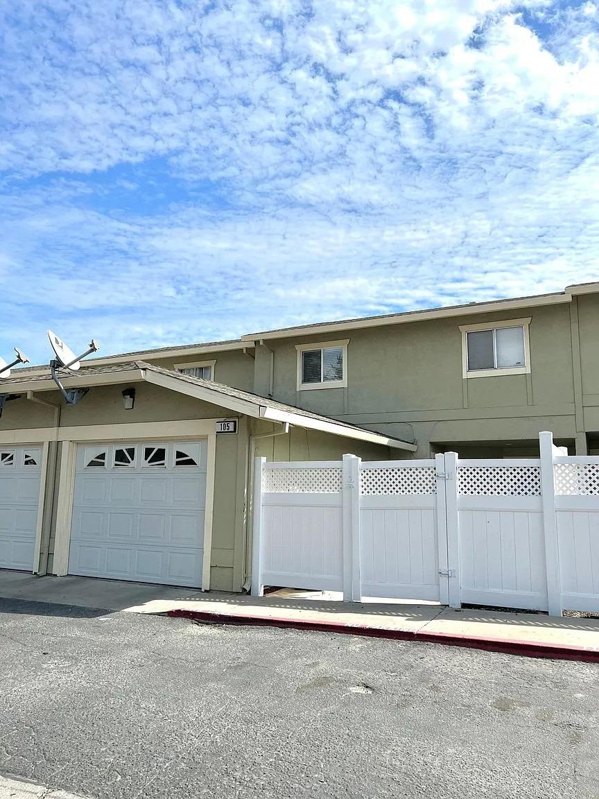 Detail Gallery Image 1 of 12 For 80 Portola Way #105,  Tracy,  CA 95376 - 3 Beds | 1/1 Baths