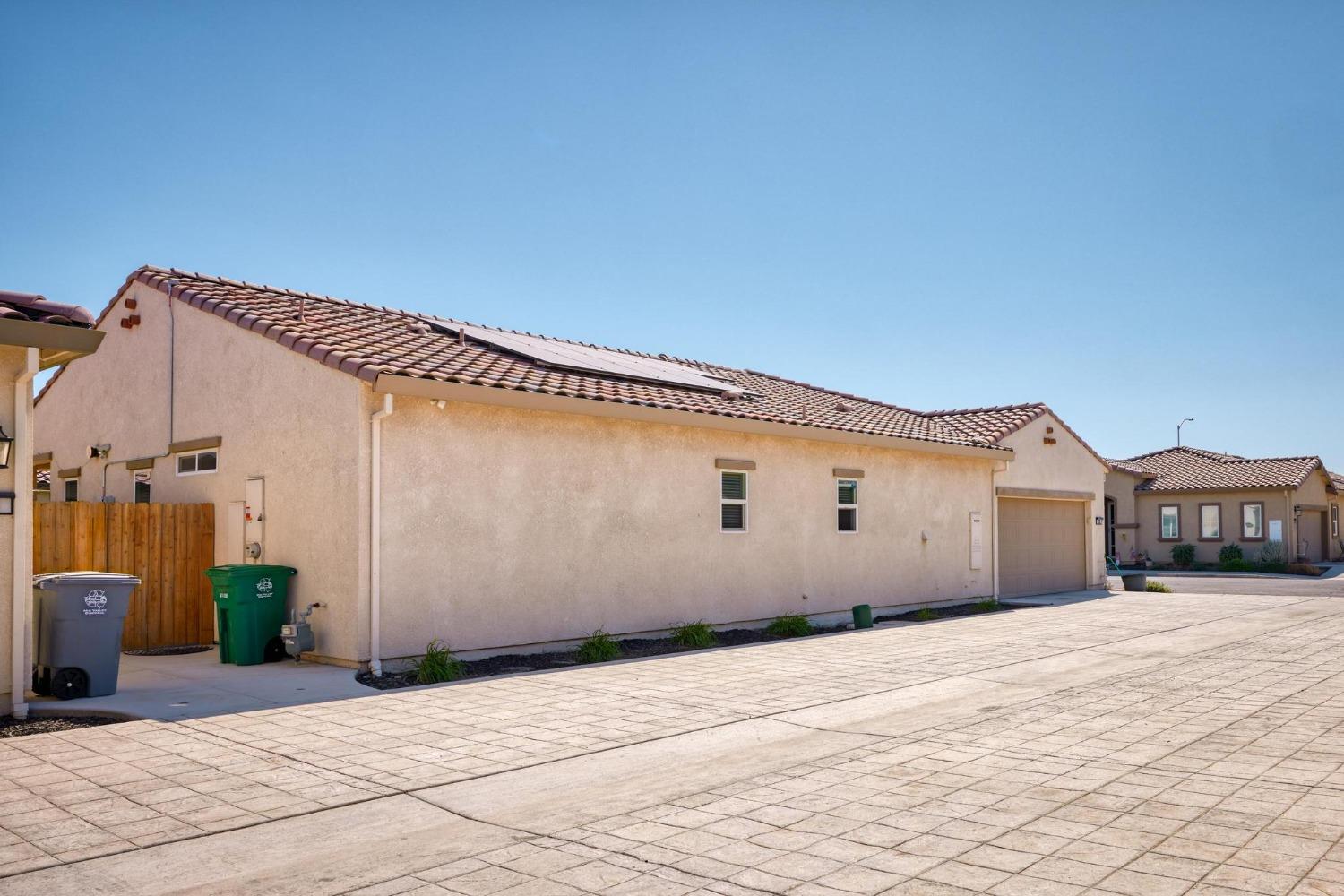 Detail Gallery Image 9 of 42 For 826 Grace Dr, Los Banos,  CA 93635 - 3 Beds | 2 Baths