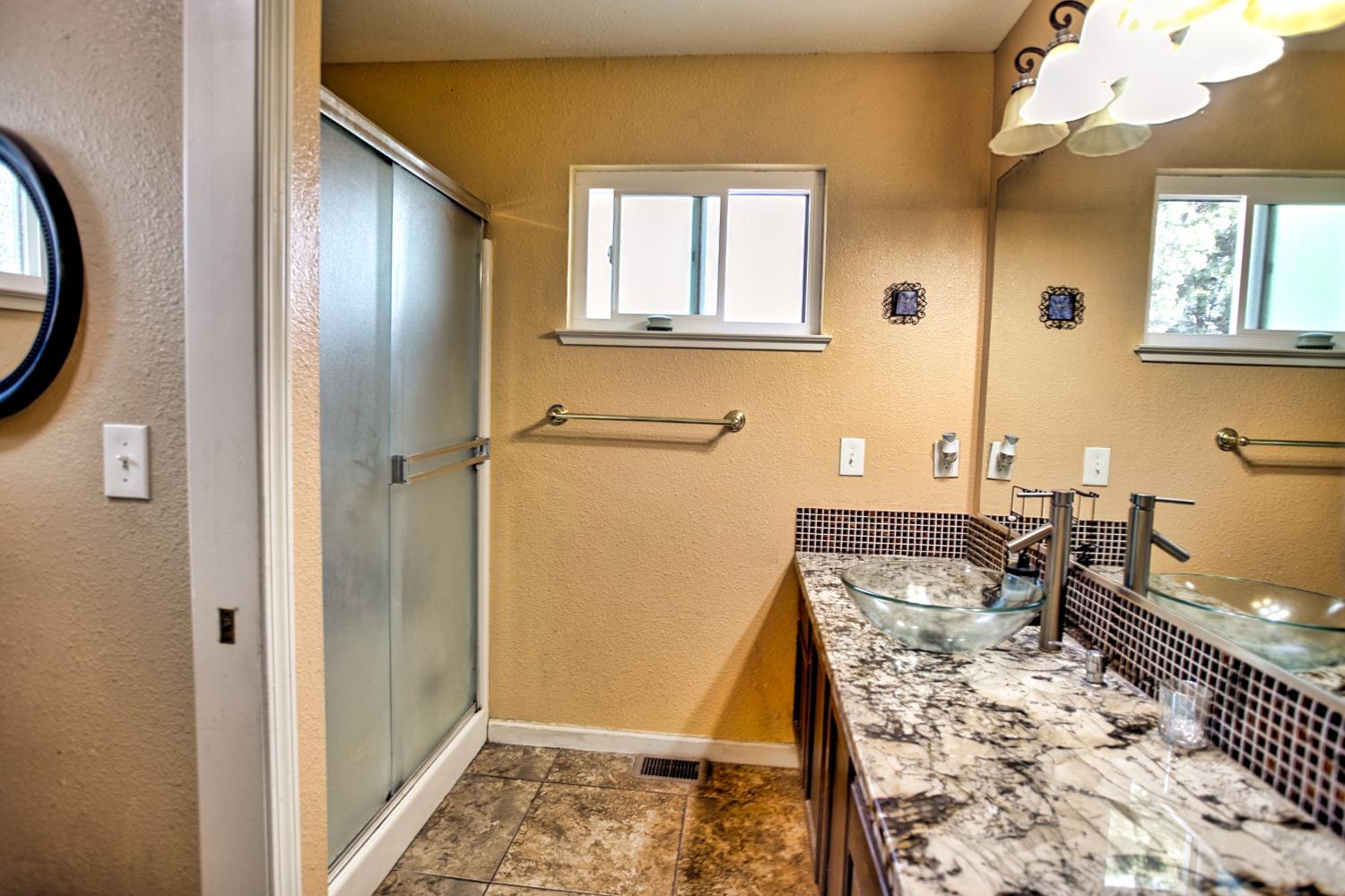 Detail Gallery Image 28 of 36 For 537 Kirst Dr, Woodbridge,  CA 95258 - 3 Beds | 2/1 Baths