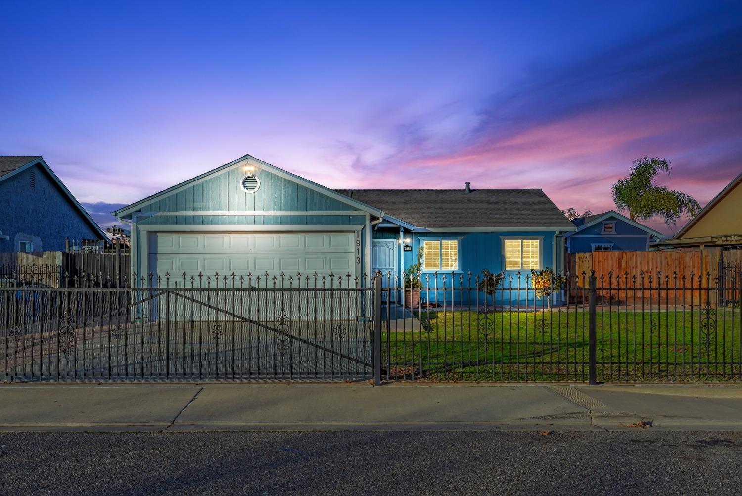 Detail Gallery Image 1 of 22 For 1913 Aarvig Ln, Ceres,  CA 95307 - 3 Beds | 2 Baths