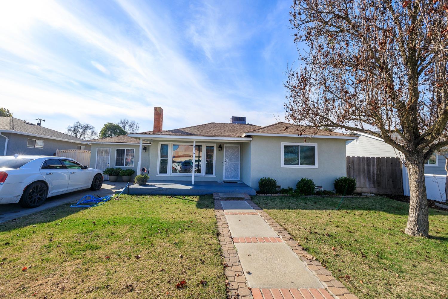 Detail Gallery Image 2 of 38 For 216 Johnson Ave, Oakdale,  CA 95361 - 5 Beds | 3 Baths