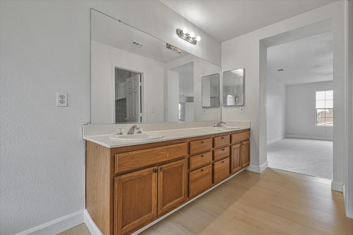 Detail Gallery Image 33 of 38 For 1027 Boardwalk Dr, Stockton,  CA 95206 - 4 Beds | 2/1 Baths
