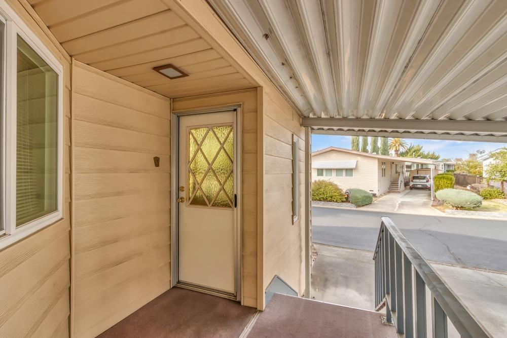 Detail Gallery Image 6 of 42 For 386 Crystal View Ln, Rancho Cordova,  CA 95670 - 2 Beds | 2 Baths