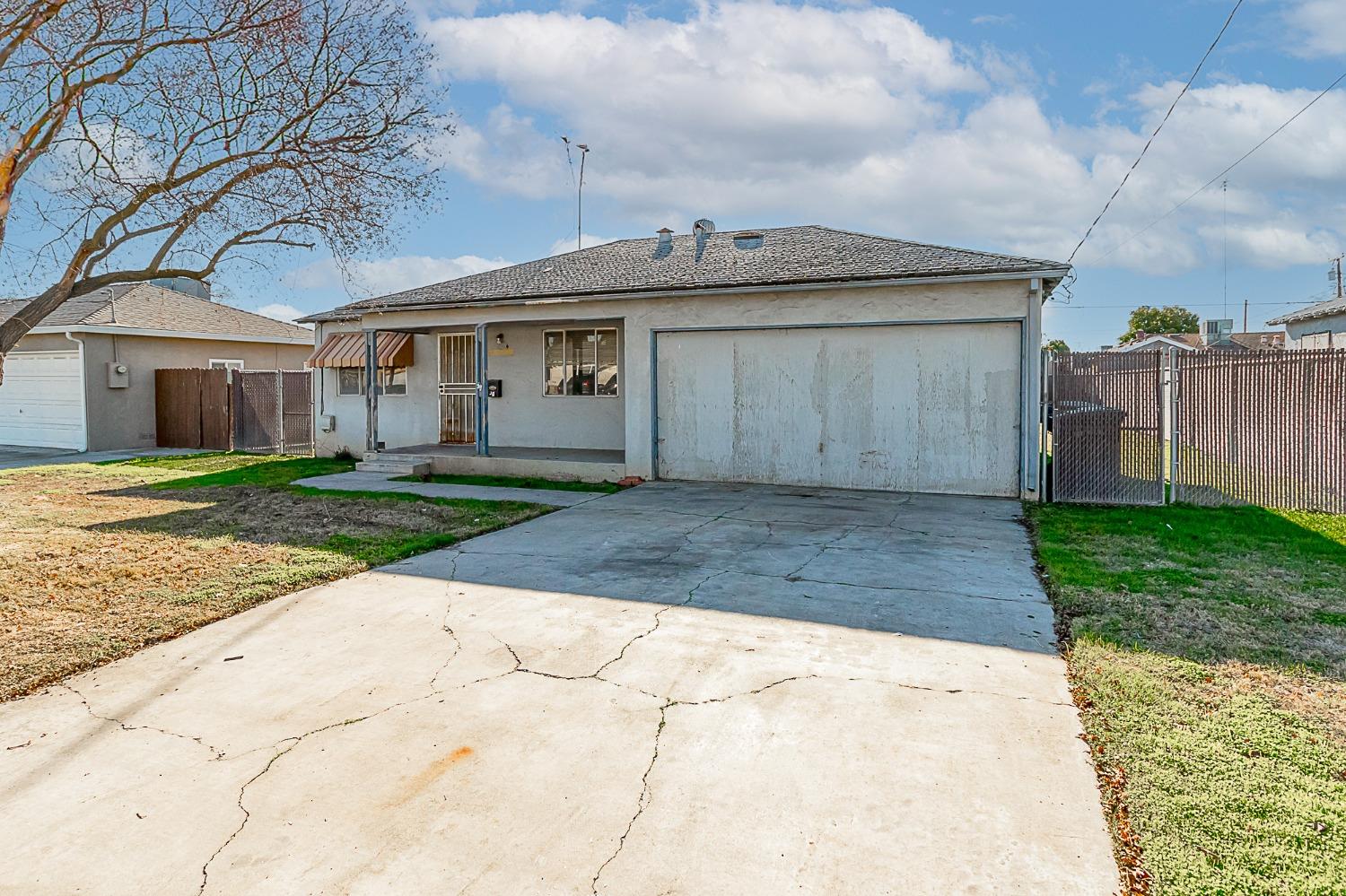 Detail Gallery Image 2 of 17 For 2824 Dale Ave, Ceres,  CA 95307 - 3 Beds | 1 Baths