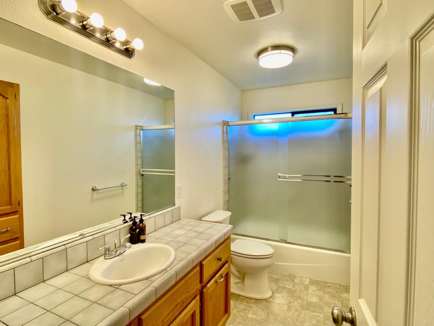 Detail Gallery Image 19 of 27 For 4912 Hultberg Rd, Turlock,  CA 95380 - 4 Beds | 2/1 Baths