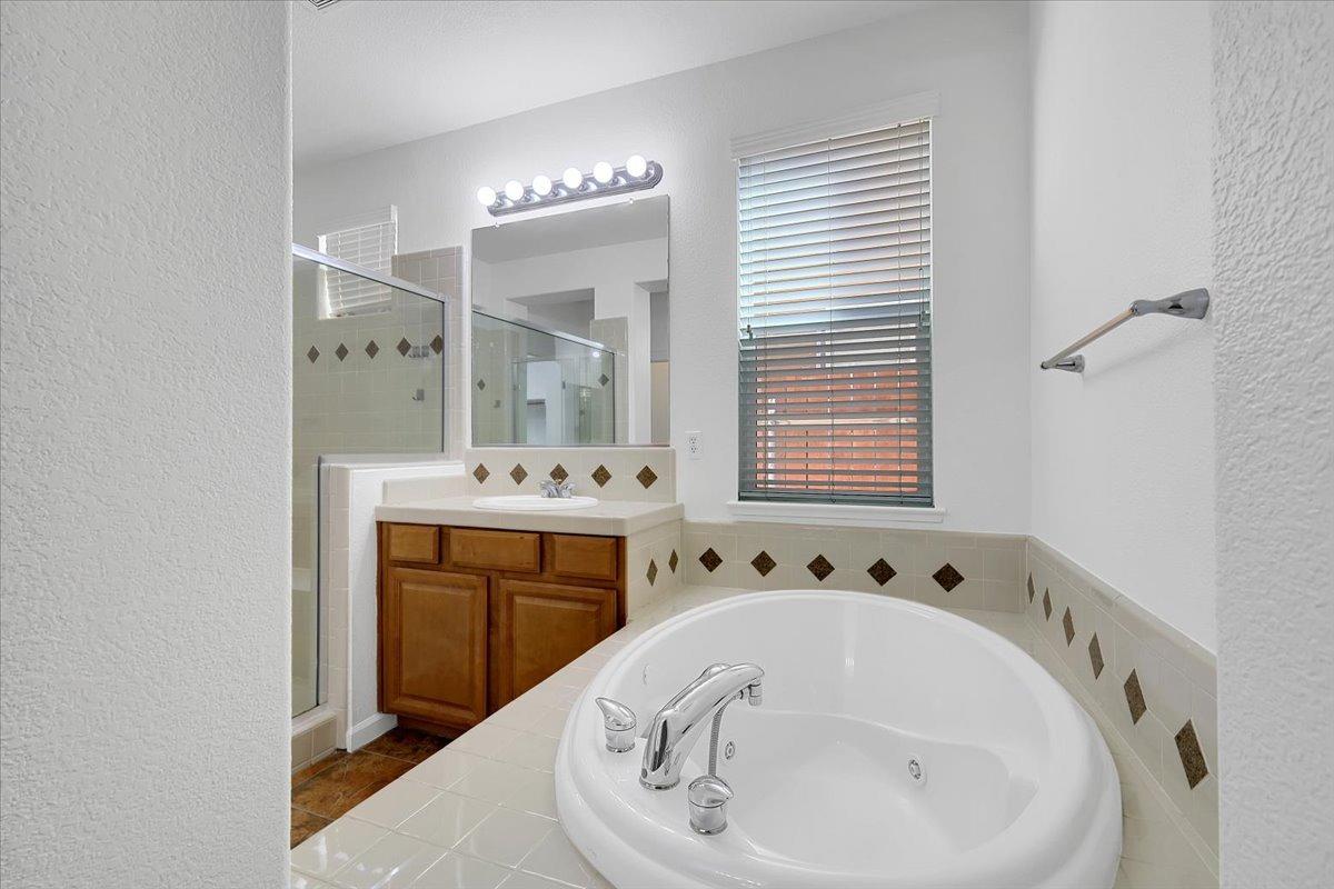 Detail Gallery Image 43 of 68 For 856 Oxford Ct, Yuba City,  CA 95991 - 5 Beds | 3/1 Baths