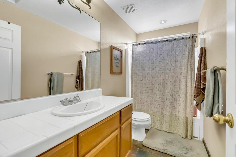 Detail Gallery Image 11 of 47 For 290 Idlewild Dr, Lodi,  CA 95240 - 3 Beds | 2 Baths