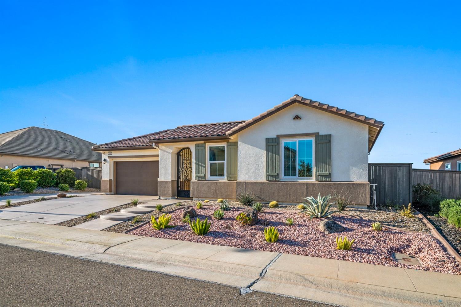 Detail Gallery Image 7 of 56 For 5098 Crystal Cove Dr, Rancho Cordova,  CA 95742 - 3 Beds | 3 Baths