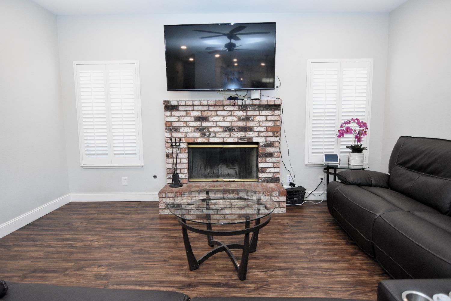 Detail Gallery Image 15 of 51 For 3611 Apple Blossom Ln, Turlock,  CA 95382 - 4 Beds | 2/1 Baths