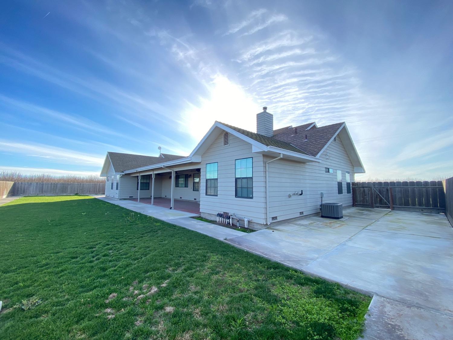 Detail Gallery Image 22 of 27 For 4912 Hultberg Rd, Turlock,  CA 95380 - 4 Beds | 2/1 Baths