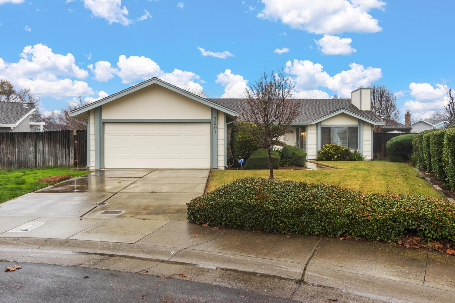 Detail Gallery Image 1 of 1 For 7291 Riverwind Way, Sacramento,  CA 95831 - 3 Beds | 2 Baths