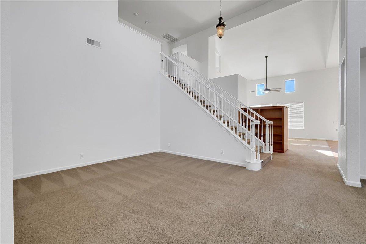 Detail Gallery Image 11 of 68 For 856 Oxford Ct, Yuba City,  CA 95991 - 5 Beds | 3/1 Baths