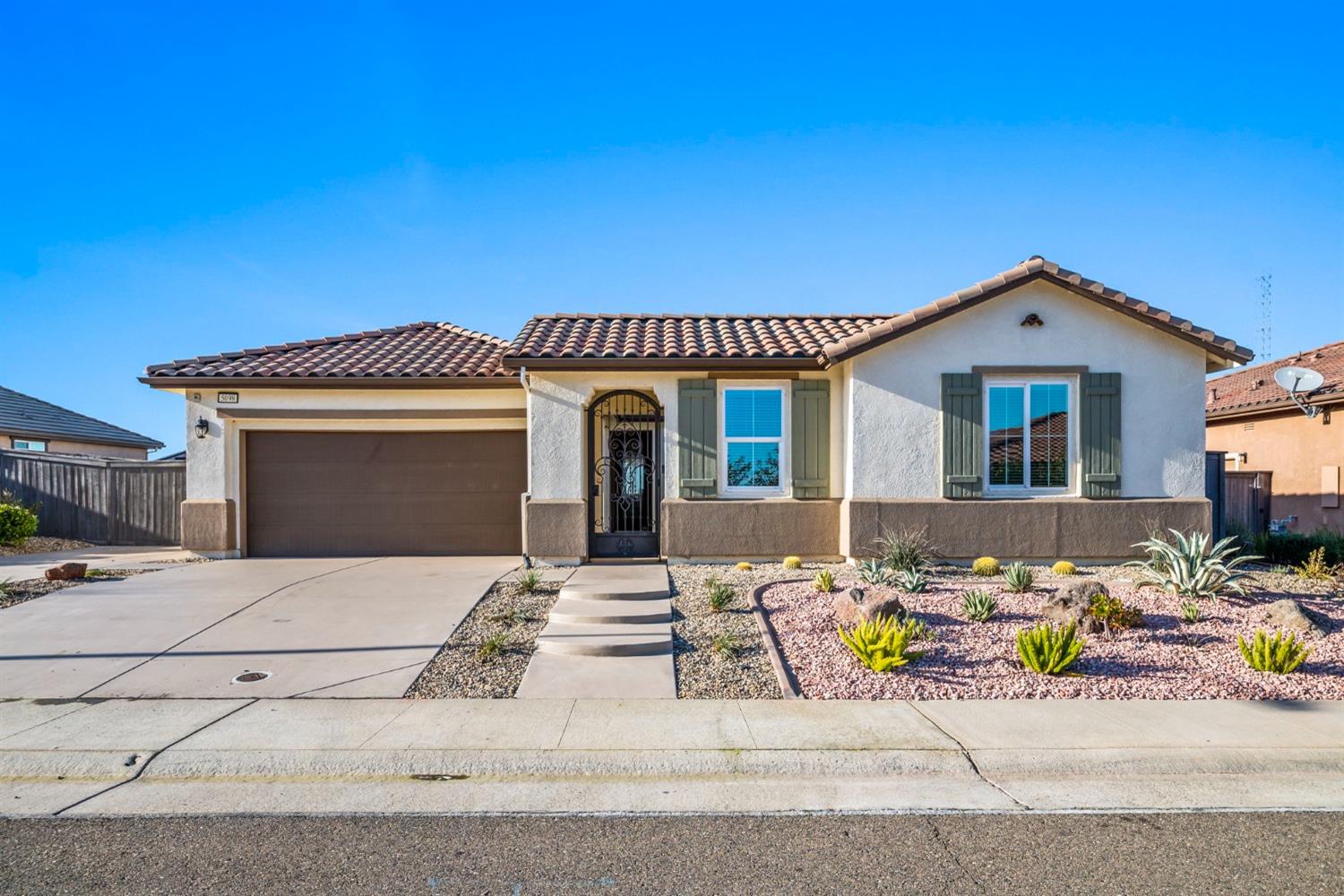 Detail Gallery Image 6 of 56 For 5098 Crystal Cove Dr, Rancho Cordova,  CA 95742 - 3 Beds | 3 Baths