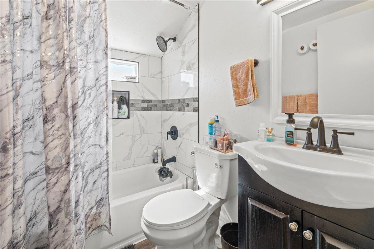 Detail Gallery Image 14 of 22 For 240 E Jefferson St, Stockton,  CA 95206 - 3 Beds | 1/1 Baths