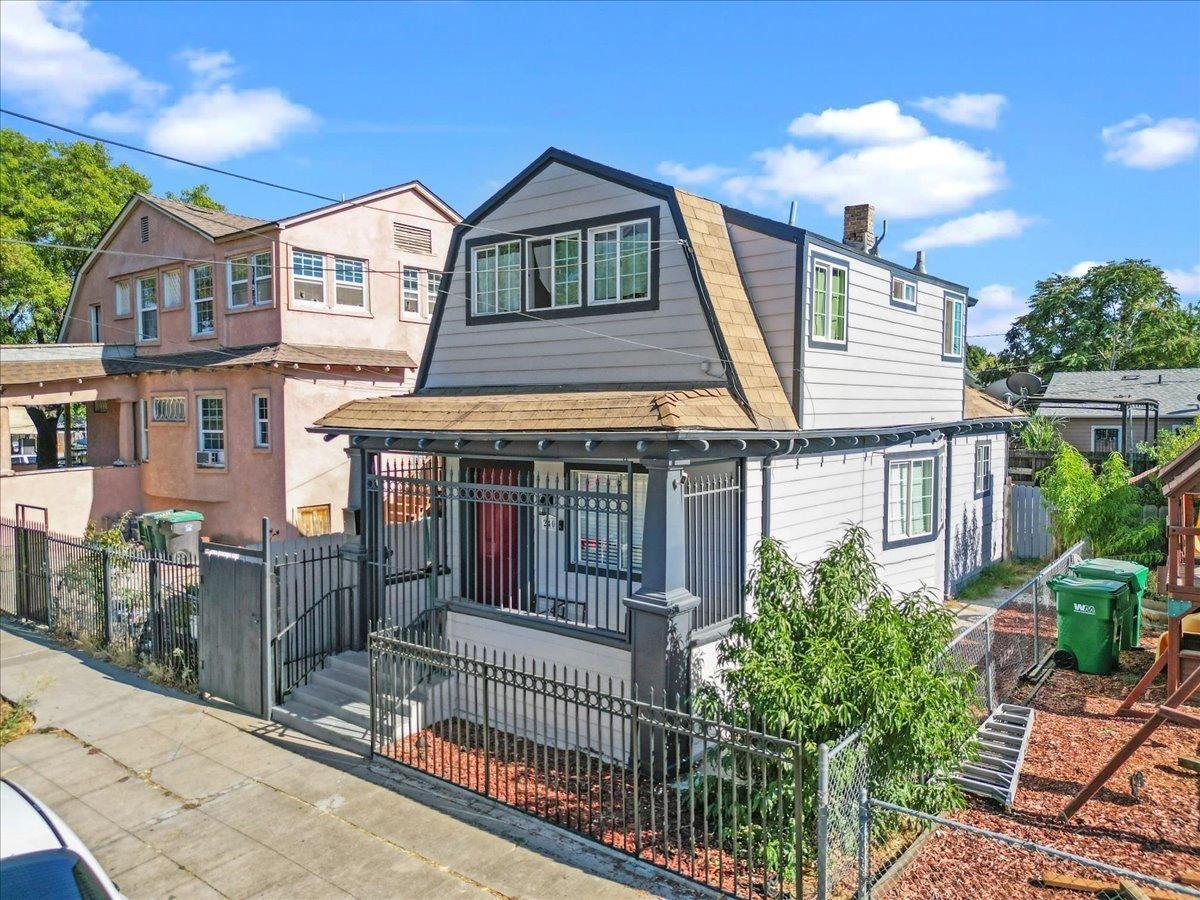 Detail Gallery Image 20 of 22 For 240 E Jefferson St, Stockton,  CA 95206 - 3 Beds | 1/1 Baths