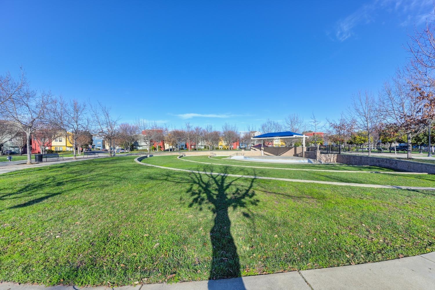 Detail Gallery Image 2 of 56 For 10878 Atherstone Dr, Rancho Cordova,  CA 95670 - 2 Beds | 2/2 Baths