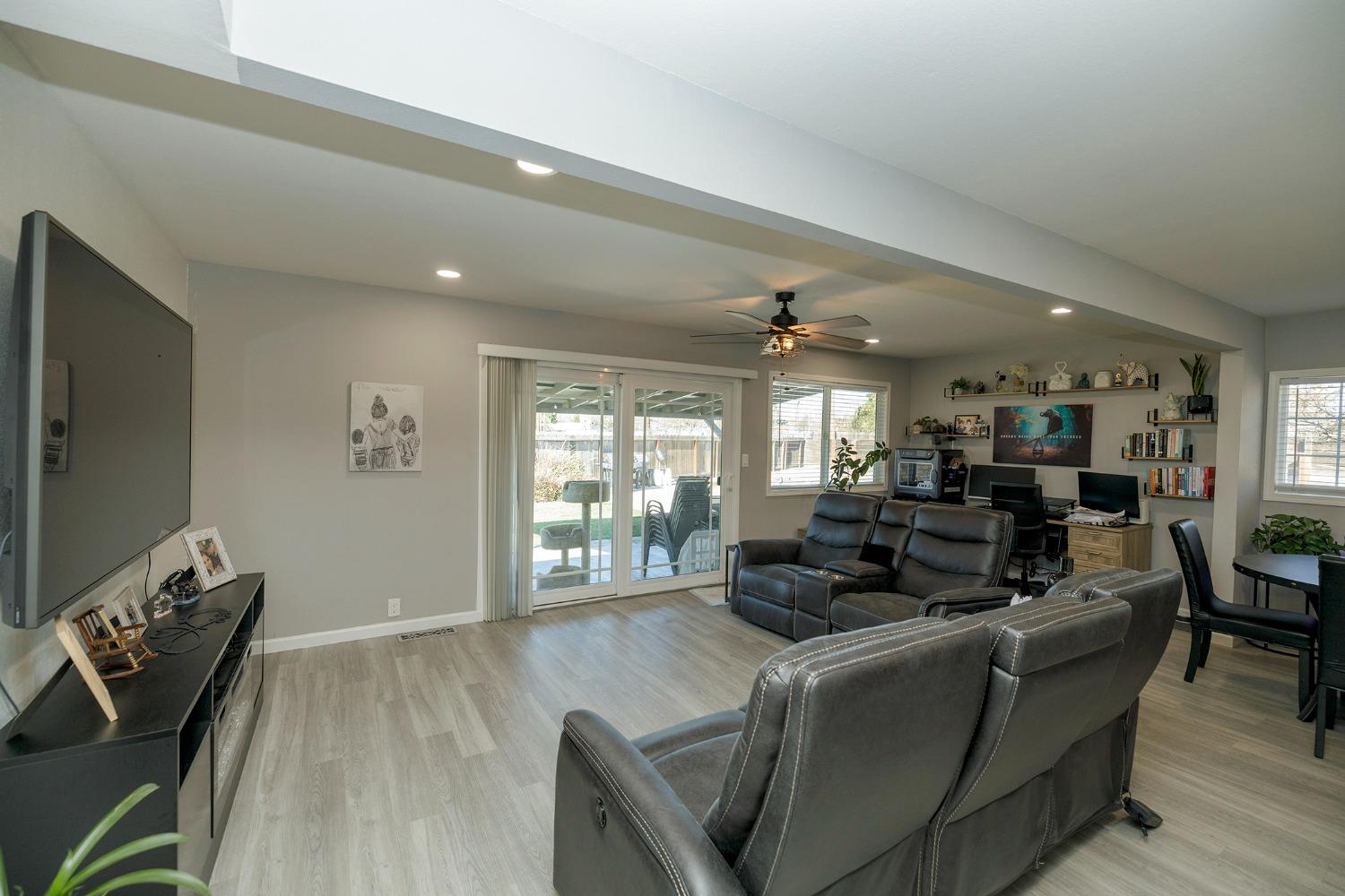 Detail Gallery Image 13 of 37 For 3213 Yukon Dr, Modesto,  CA 95350 - 3 Beds | 2 Baths