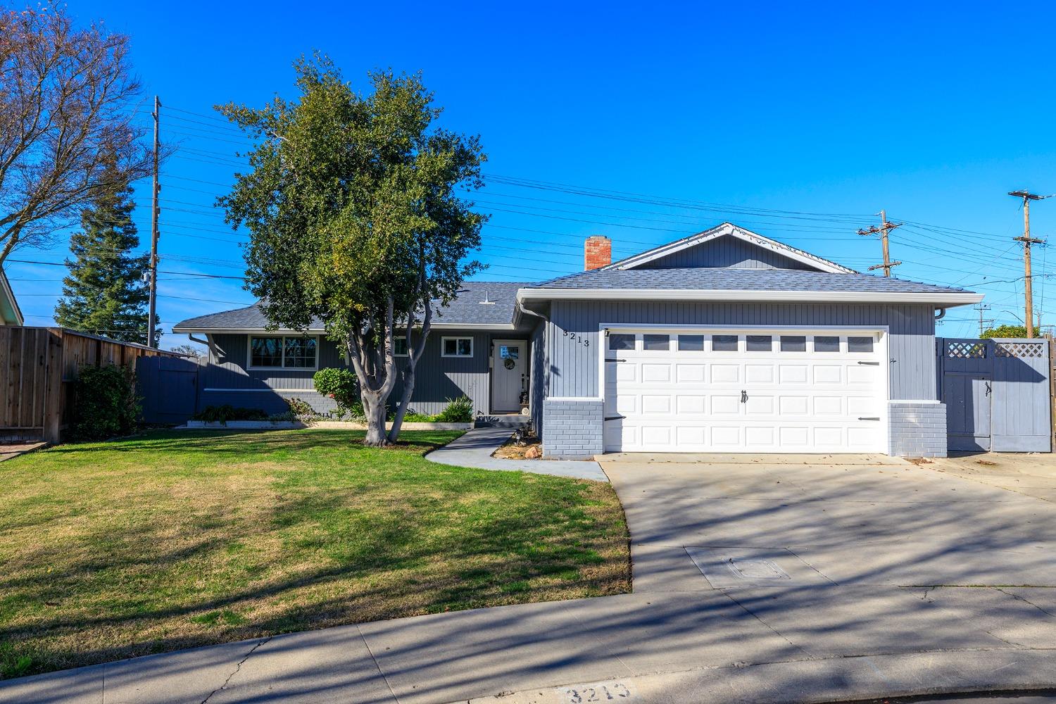 Detail Gallery Image 2 of 37 For 3213 Yukon Dr, Modesto,  CA 95350 - 3 Beds | 2 Baths