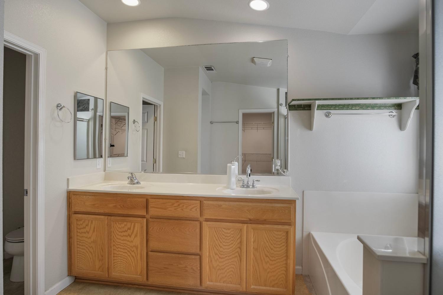 Detail Gallery Image 23 of 28 For 1407 Dylan Creek Dr, Patterson,  CA 95363 - 5 Beds | 2/1 Baths