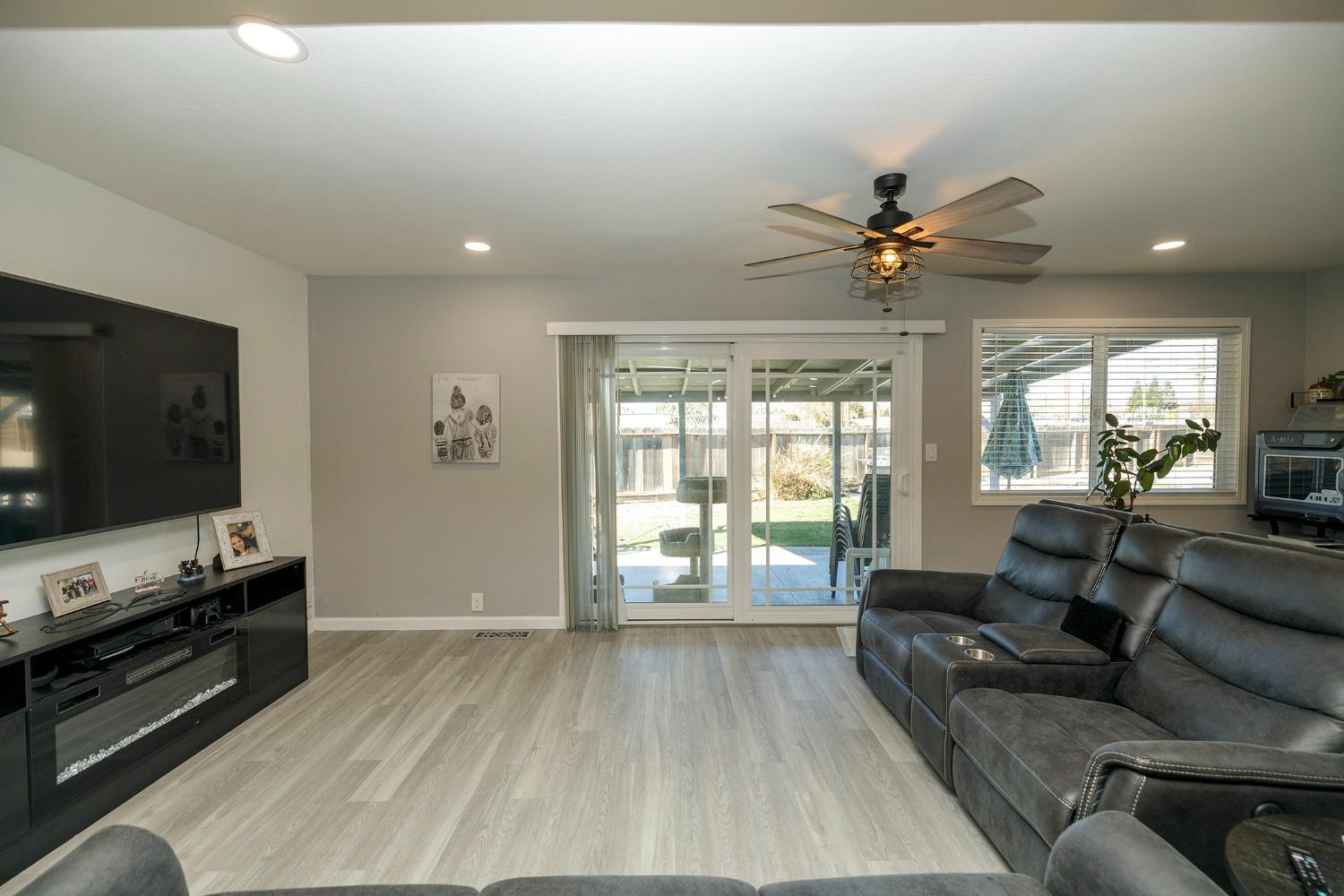 Detail Gallery Image 14 of 37 For 3213 Yukon Dr, Modesto,  CA 95350 - 3 Beds | 2 Baths