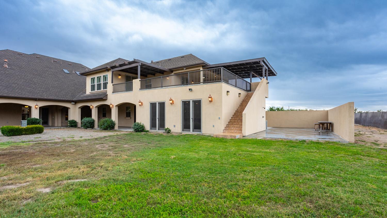 Detail Gallery Image 28 of 66 For 10107 N Oaks Ct, Oakdale,  CA 95361 - 5 Beds | 5/2 Baths