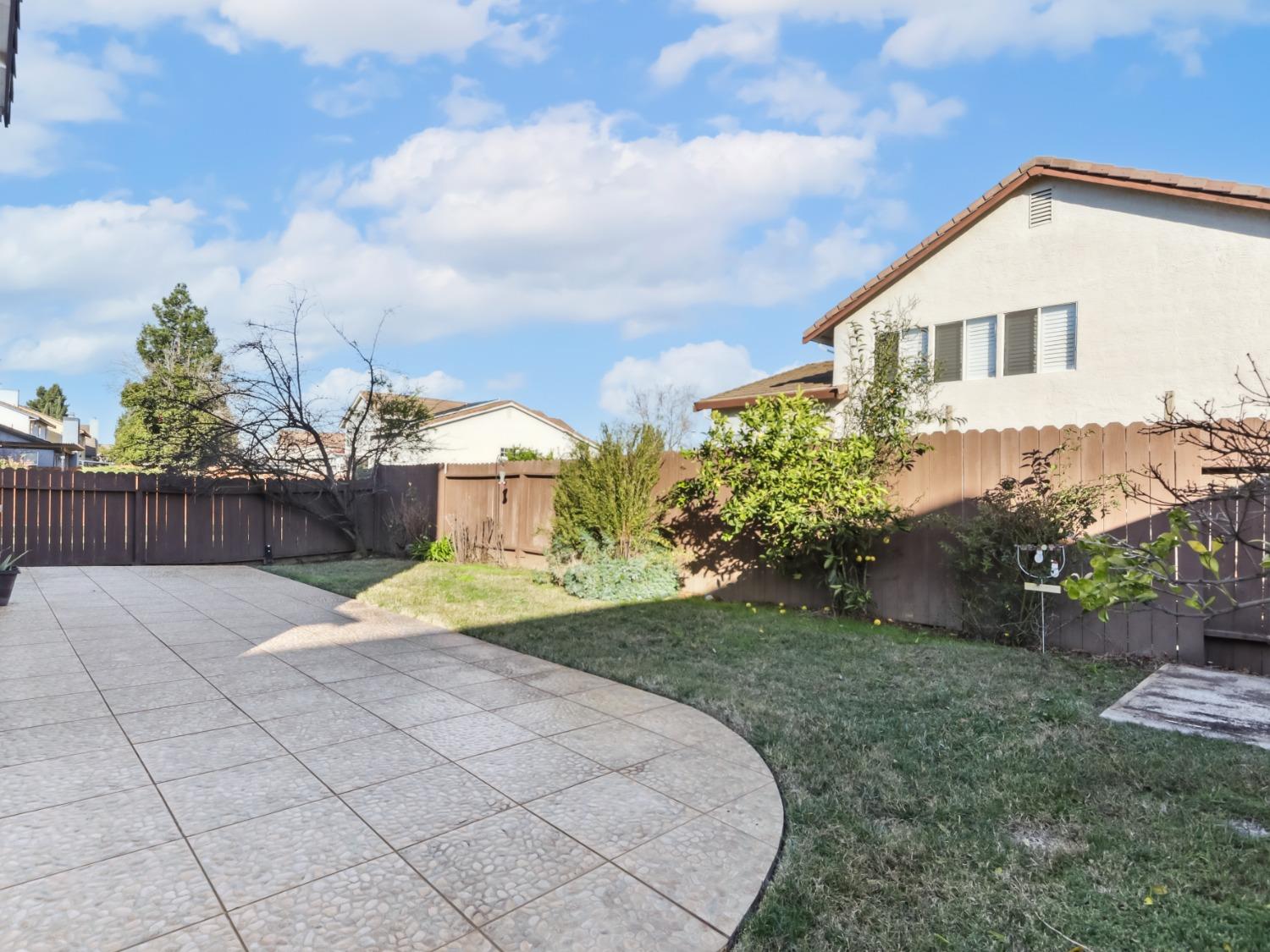 Goldy Glen Way, Elk Grove, California image 38