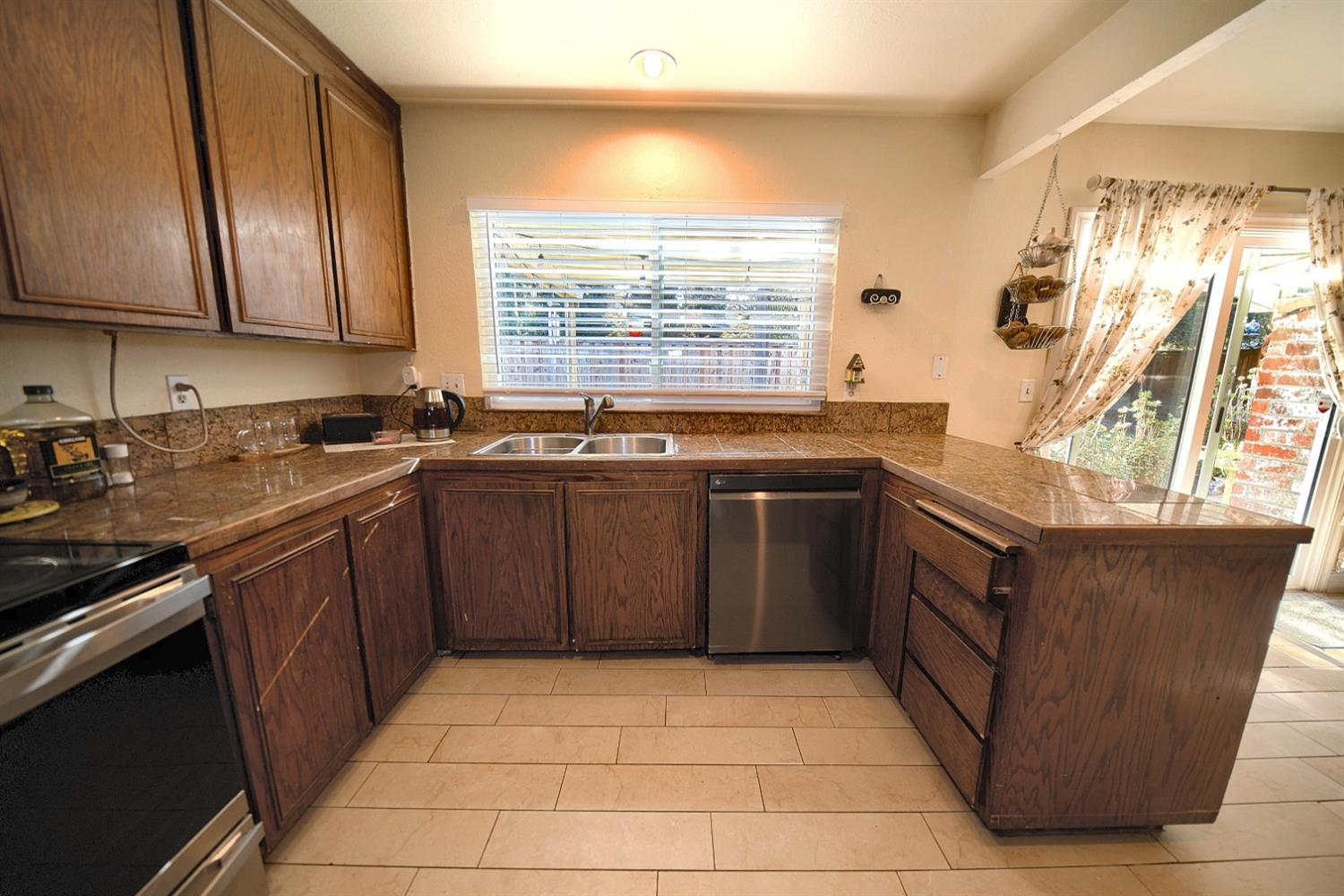 Detail Gallery Image 31 of 79 For 660 Centre Court Dr, Tracy,  CA 95376 - 3 Beds | 2 Baths