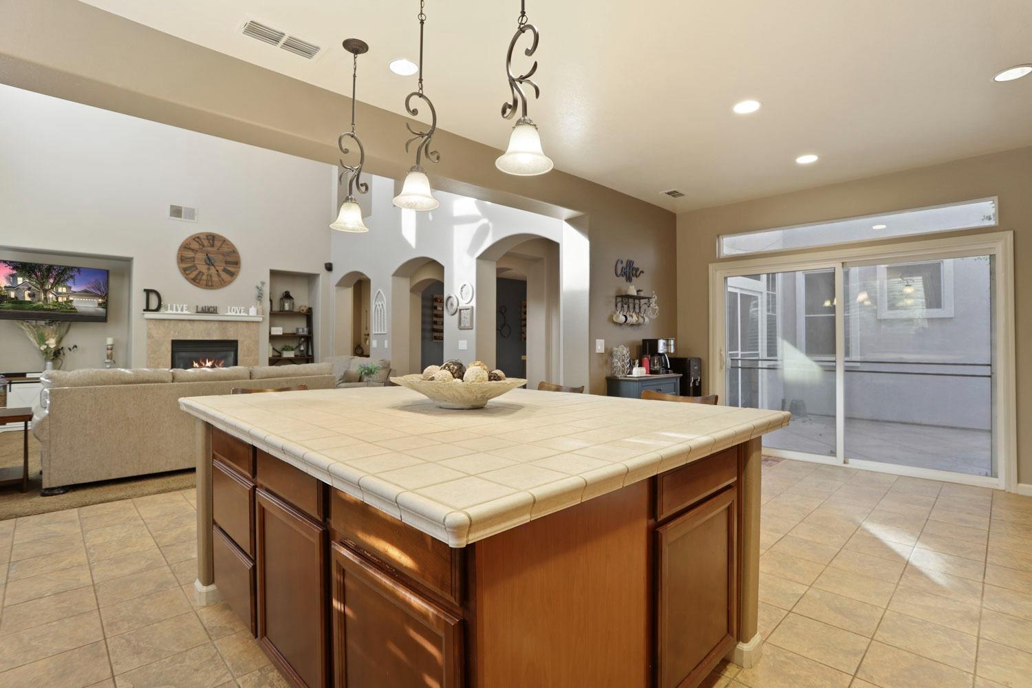 Detail Gallery Image 15 of 62 For 1308 Horizon Ln, Patterson,  CA 95363 - 4 Beds | 4 Baths