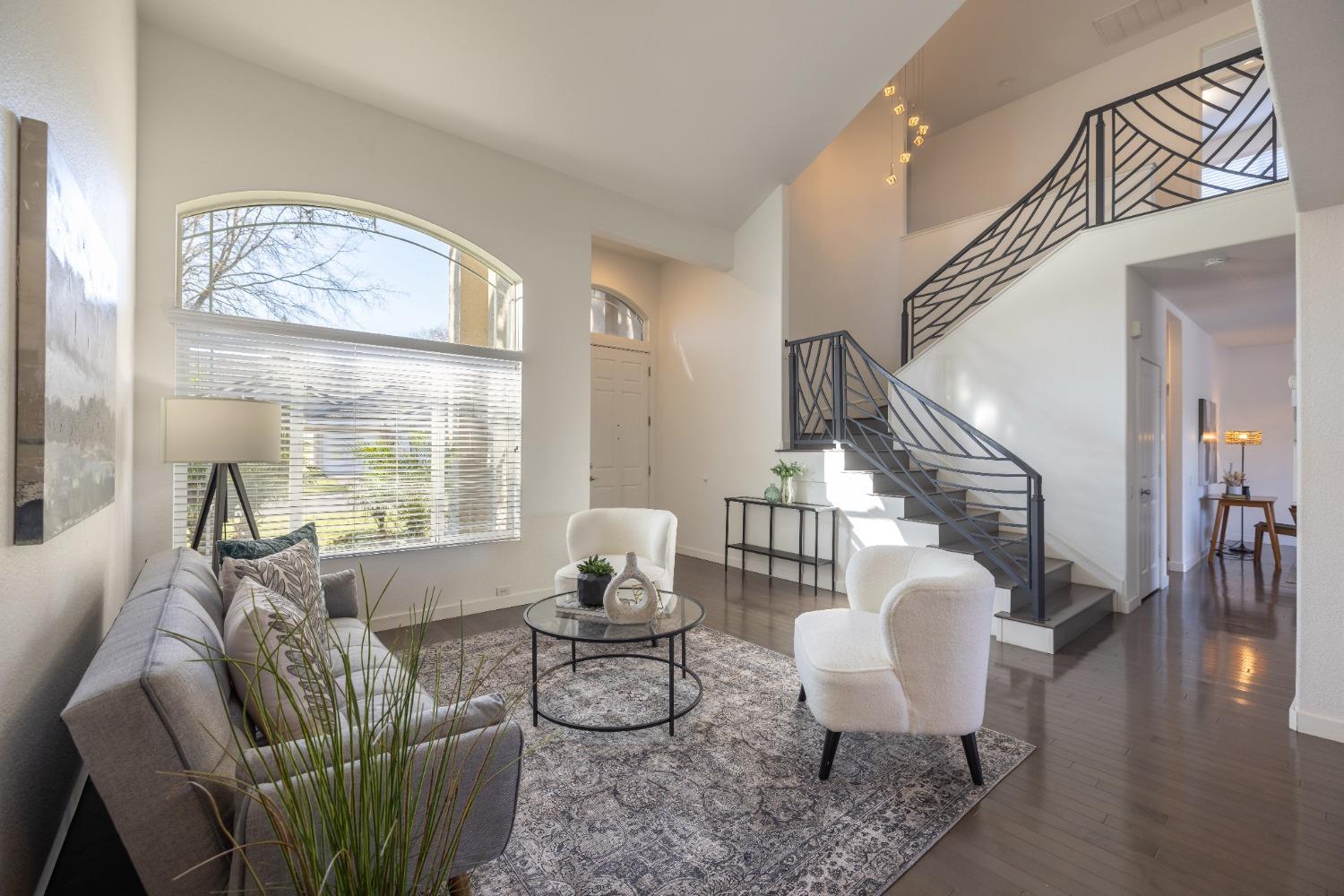 Detail Gallery Image 1 of 1 For 2845 Sierra Mills Ln, Sacramento,  CA 95864 - 4 Beds | 2/1 Baths