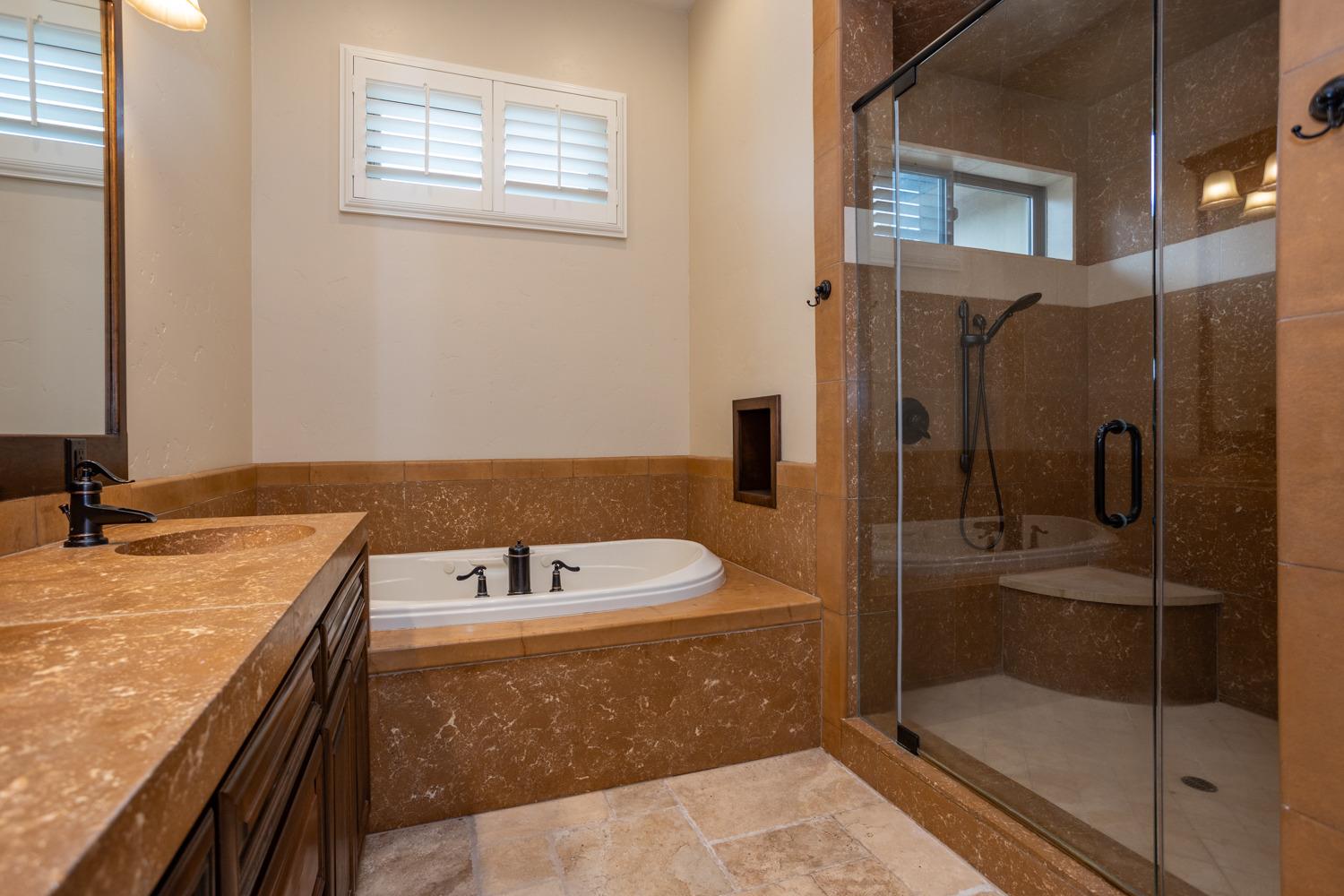 Detail Gallery Image 57 of 66 For 10107 N Oaks Ct, Oakdale,  CA 95361 - 5 Beds | 5/2 Baths