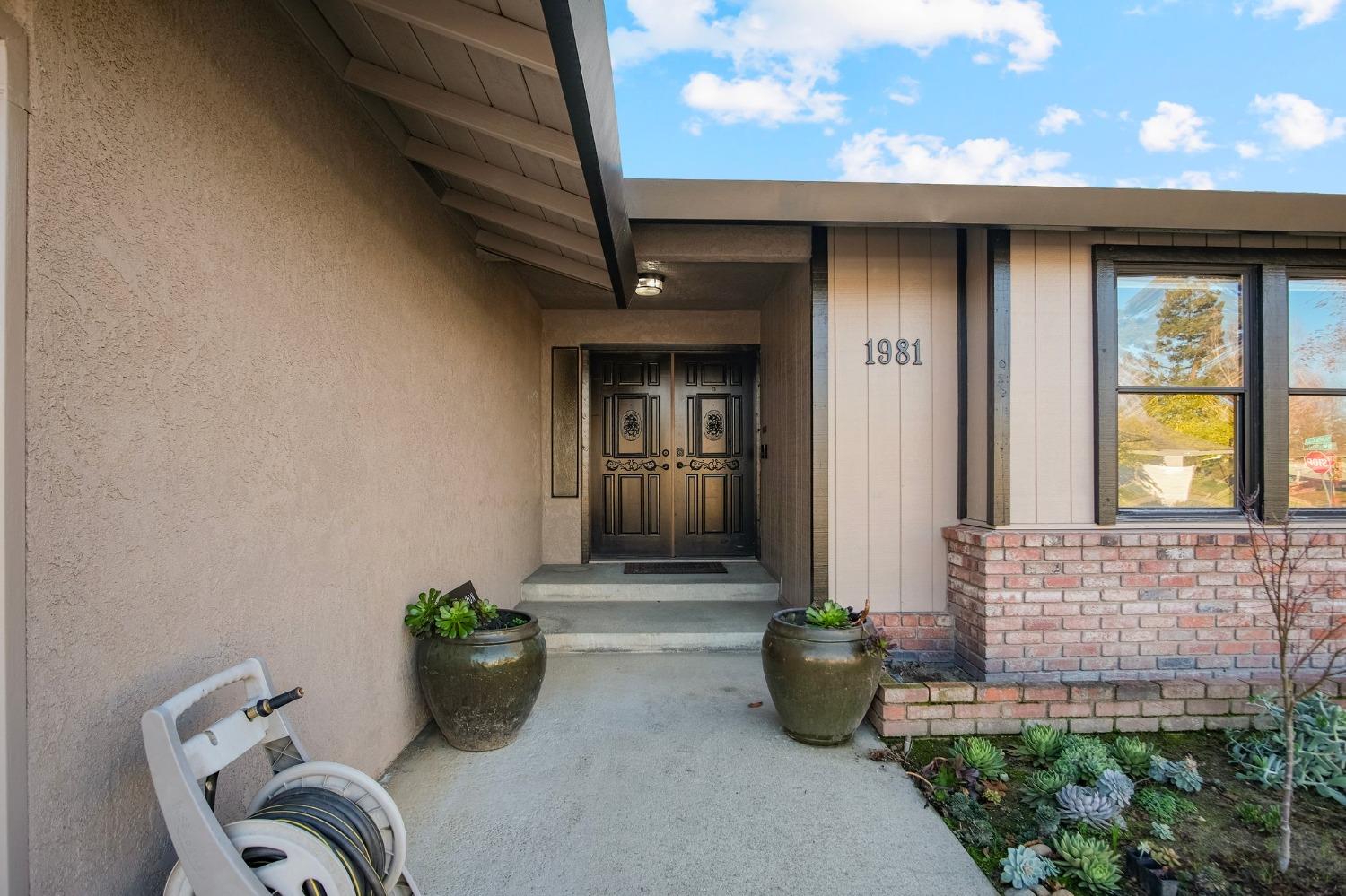 Detail Gallery Image 4 of 31 For 1981 Sunset Ct, Oakdale,  CA 95361 - 3 Beds | 2 Baths